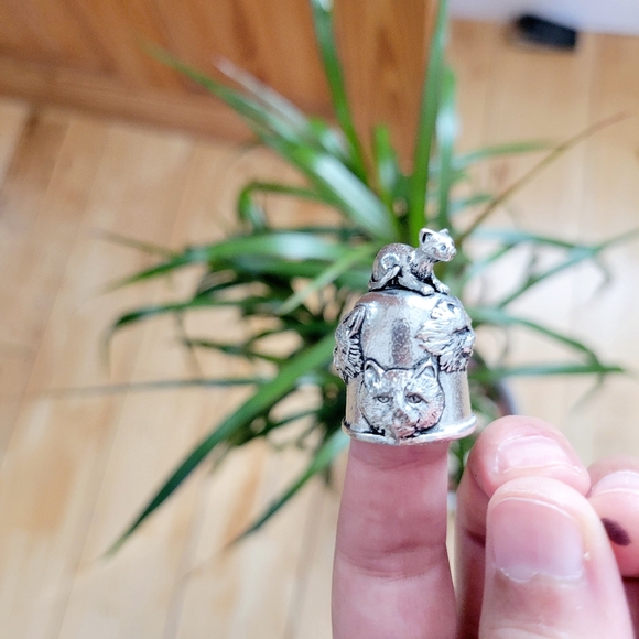 *RARE* Vintage Cat Thimble - Picture 10 of 12